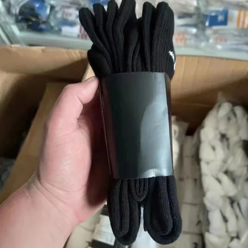 四季薄款长筒黑色;