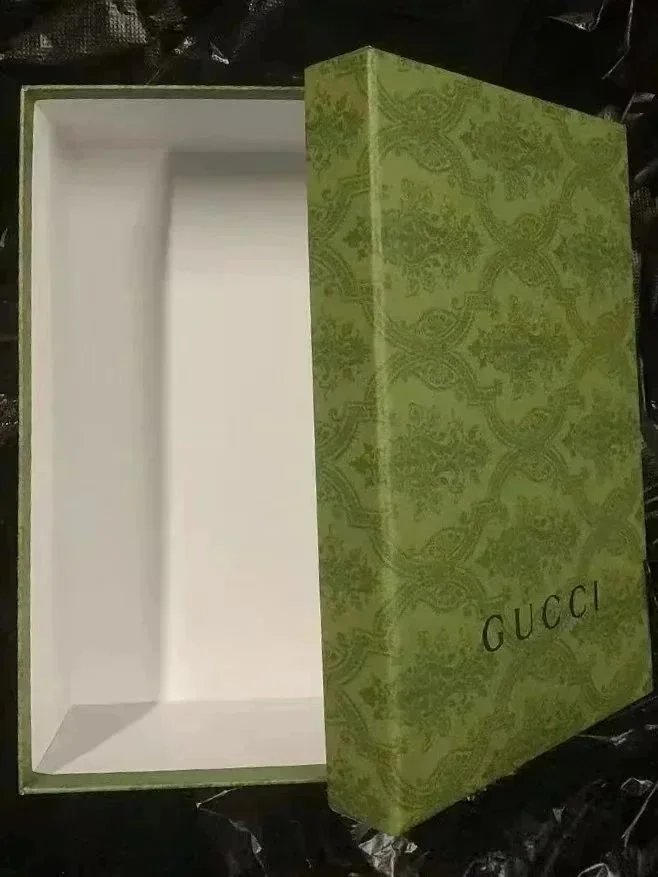 *Gucci gift box*