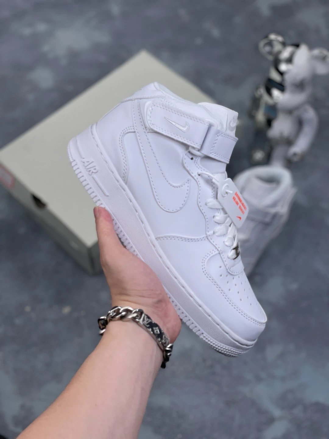 Full White Middle Gang